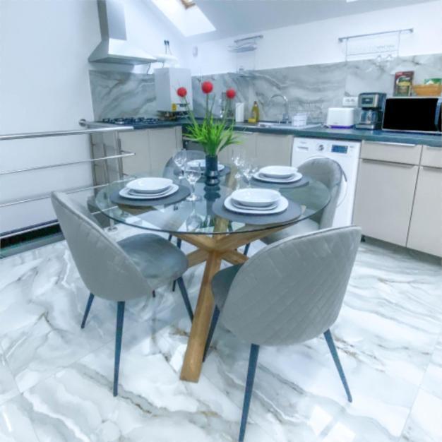 The Residence Of Silver Sky House 티미쇼아라 외부 사진